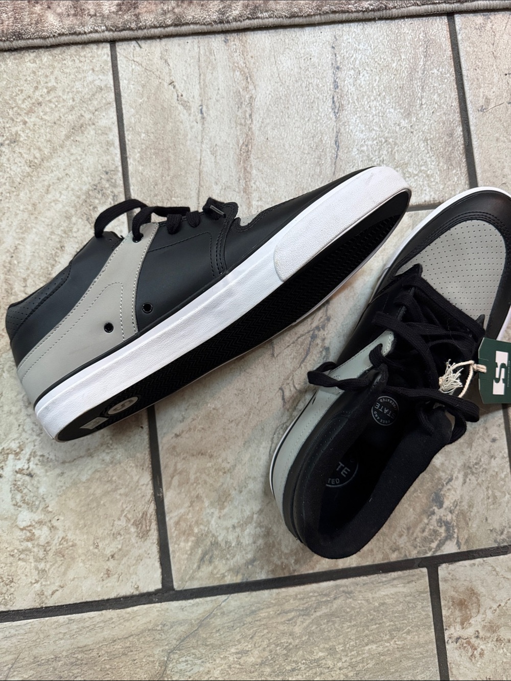 STATE Men's Low-Top Sneakers in Black and Gray with White Midsole